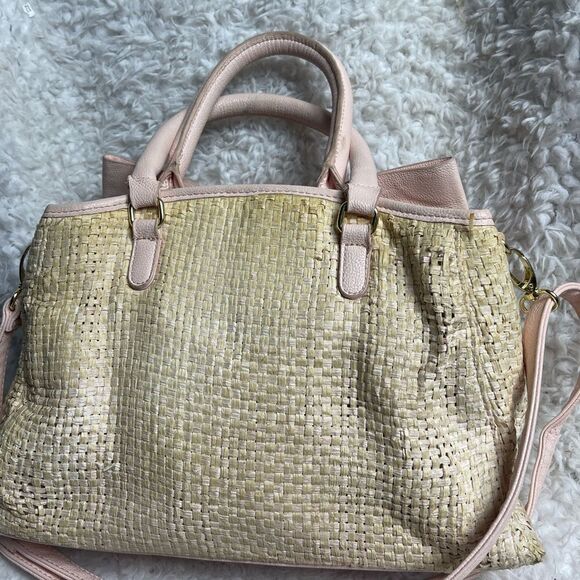 Betsey Johnson Beige Straw Satchel/Shoulder bag .large faux leather bow accent. - Picture 3 of 14